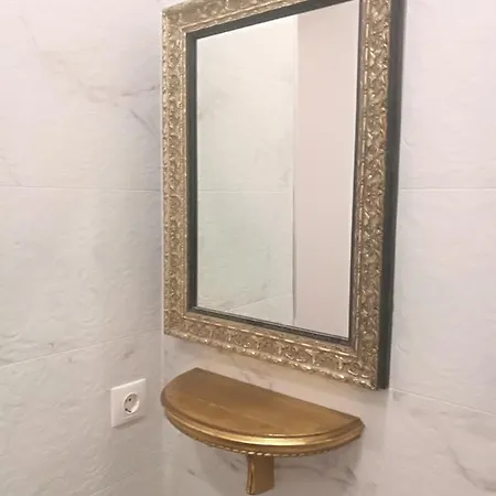 Golden Amber Apartman